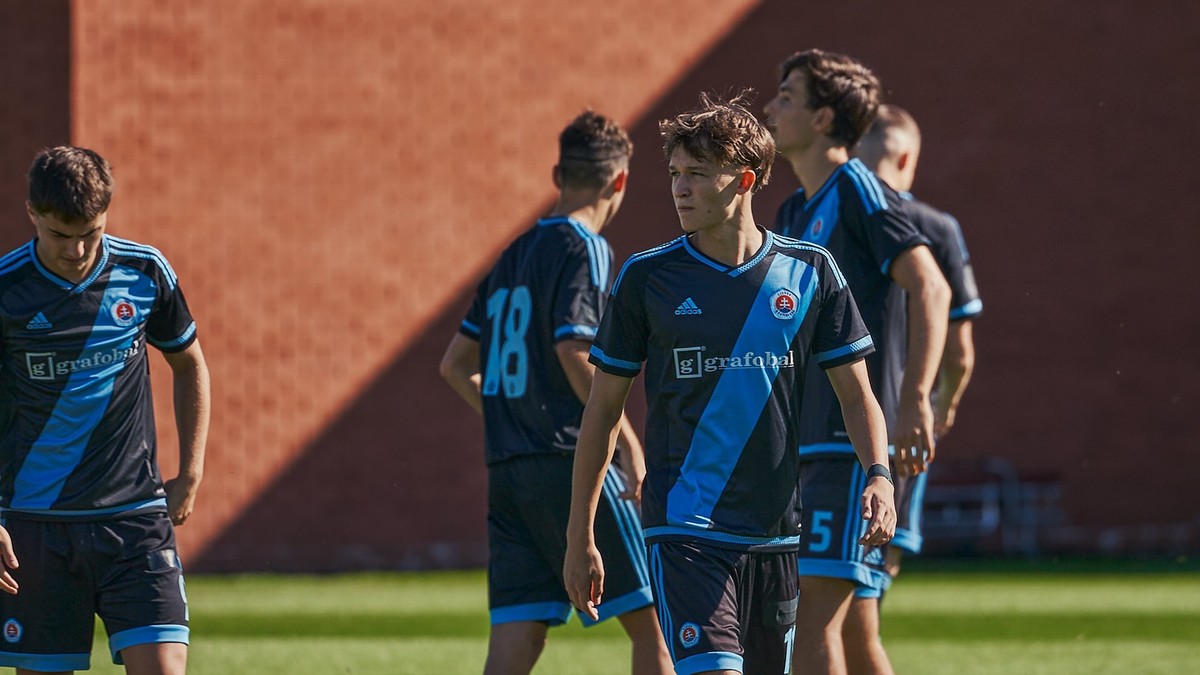 Mladí futbalisti ŠK Slovan Bratislava.