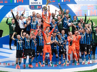 Inter Miláno získal majstrovský titul v Serii A za sezónu 2020/2021.