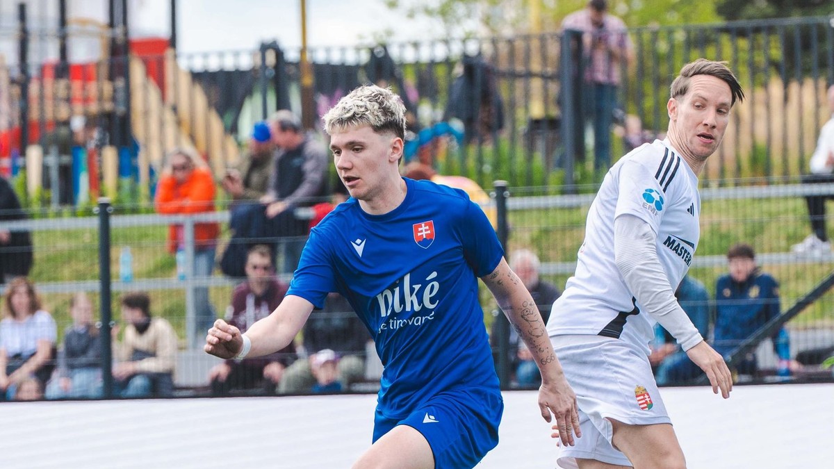 Momentka zo zápasu Slovensko U23 - Maďarsko na EMF Nations Games. 