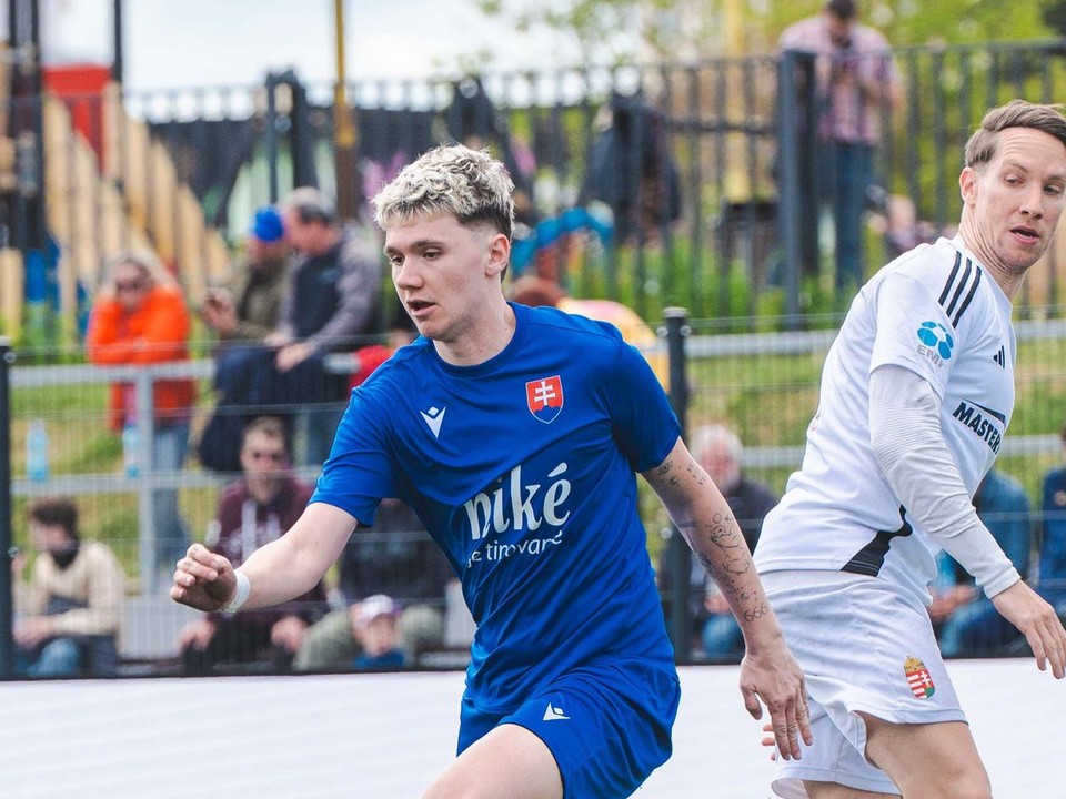 Momentka zo zápasu Slovensko U23 - Maďarsko na EMF Nations Games. 