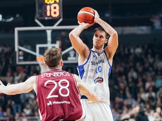 Vladimír Brodziansky v dueli proti Lotyšsku.