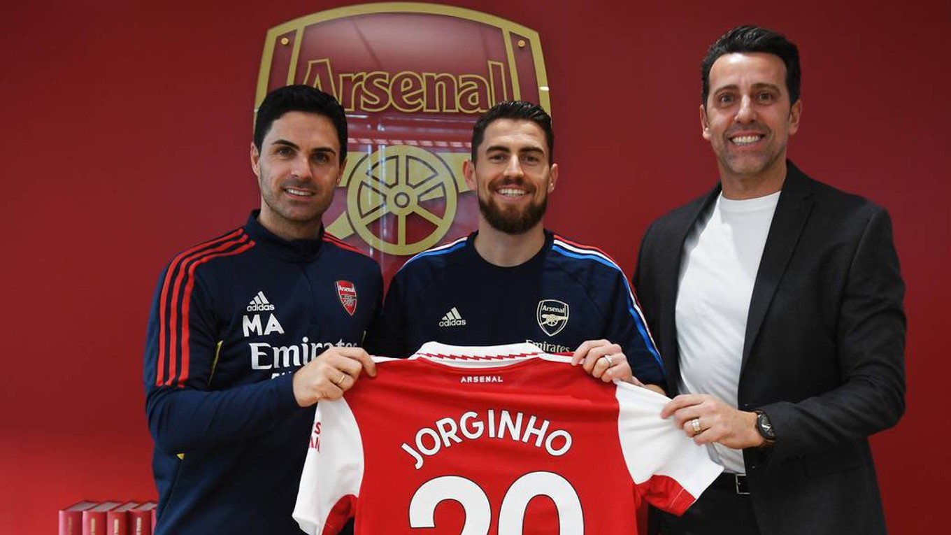 Jorginho pri podpise zmluvy v Arsenale Londýn.