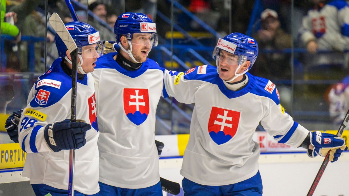 Radosť hokejistov Slovenska počas Vianočného Kaufland Cupu v hokeji Slovensko - Lotyšsko.