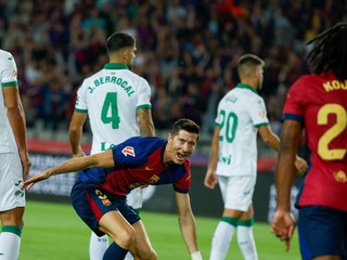 Robert Lewandowski sa teší po strelenom góle v zápase FC Barcelona - Getafe CF v 7. kole La Ligy.