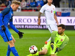 Nórsky brankár Rune Jarstein v zápase proti Slovensku. 