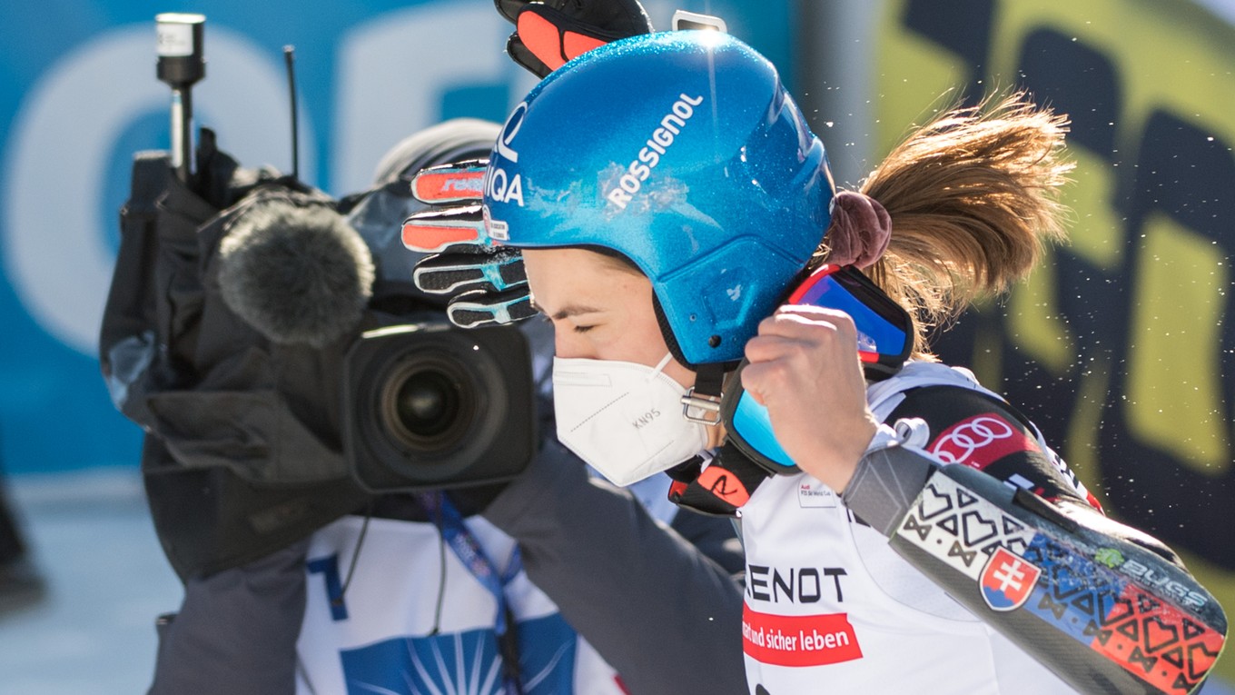 Petra Vlhová sa teší z triumfu v obrovskom slalome v Jasnej 2021.