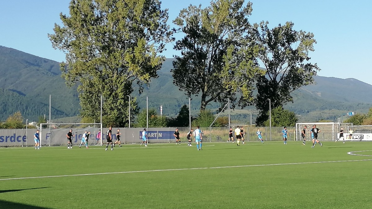 Obchádzajú vás ako kužele, kričal tréner. Jeho tím viedol o dva góly, no predsa prehral