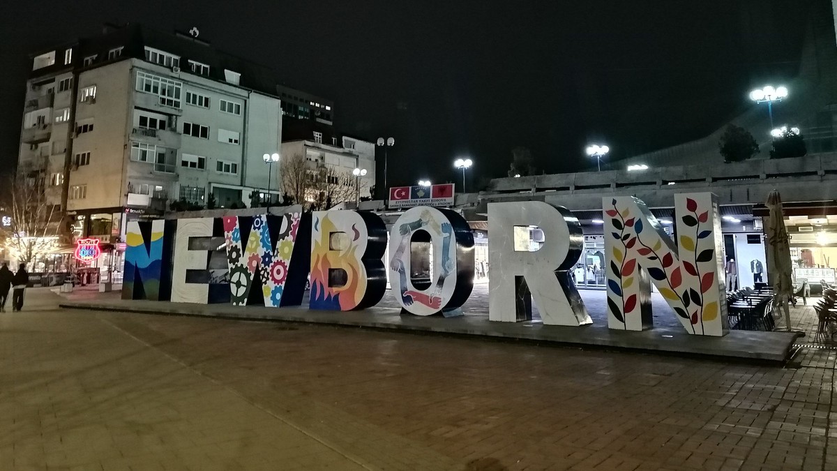 Vojna už v Kosove nie je téma, no cítiť ju. Ak na Slovensku prehráme, budeme mesiac plakať