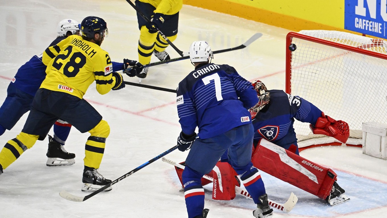 Fotka zo zápasu Francúzsko - Švédsko na MS v hokeji 2025.