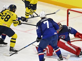 Fotka zo zápasu Francúzsko - Švédsko na MS v hokeji 2025.