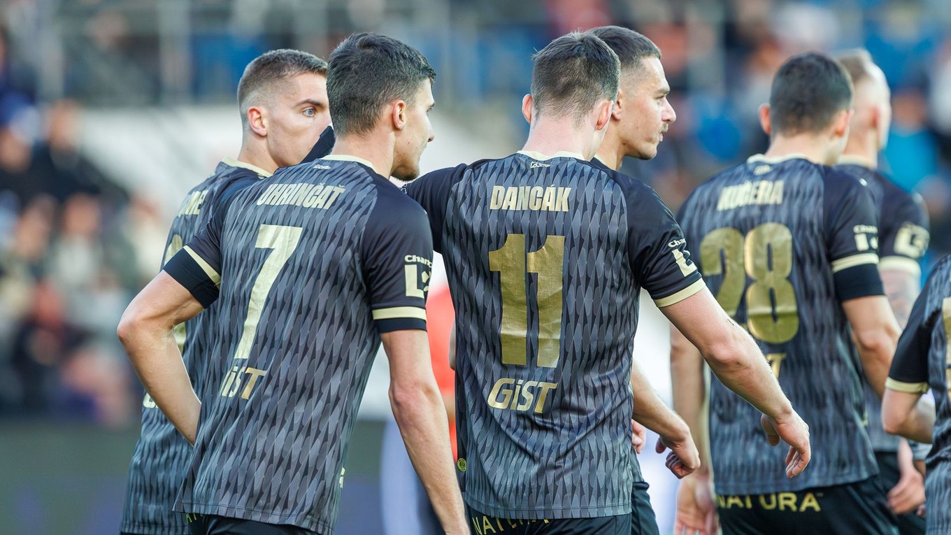 Jakub Uhrinčať v drese HC Hradec Králové