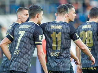 Jakub Uhrinčať v drese HC Hradec Králové