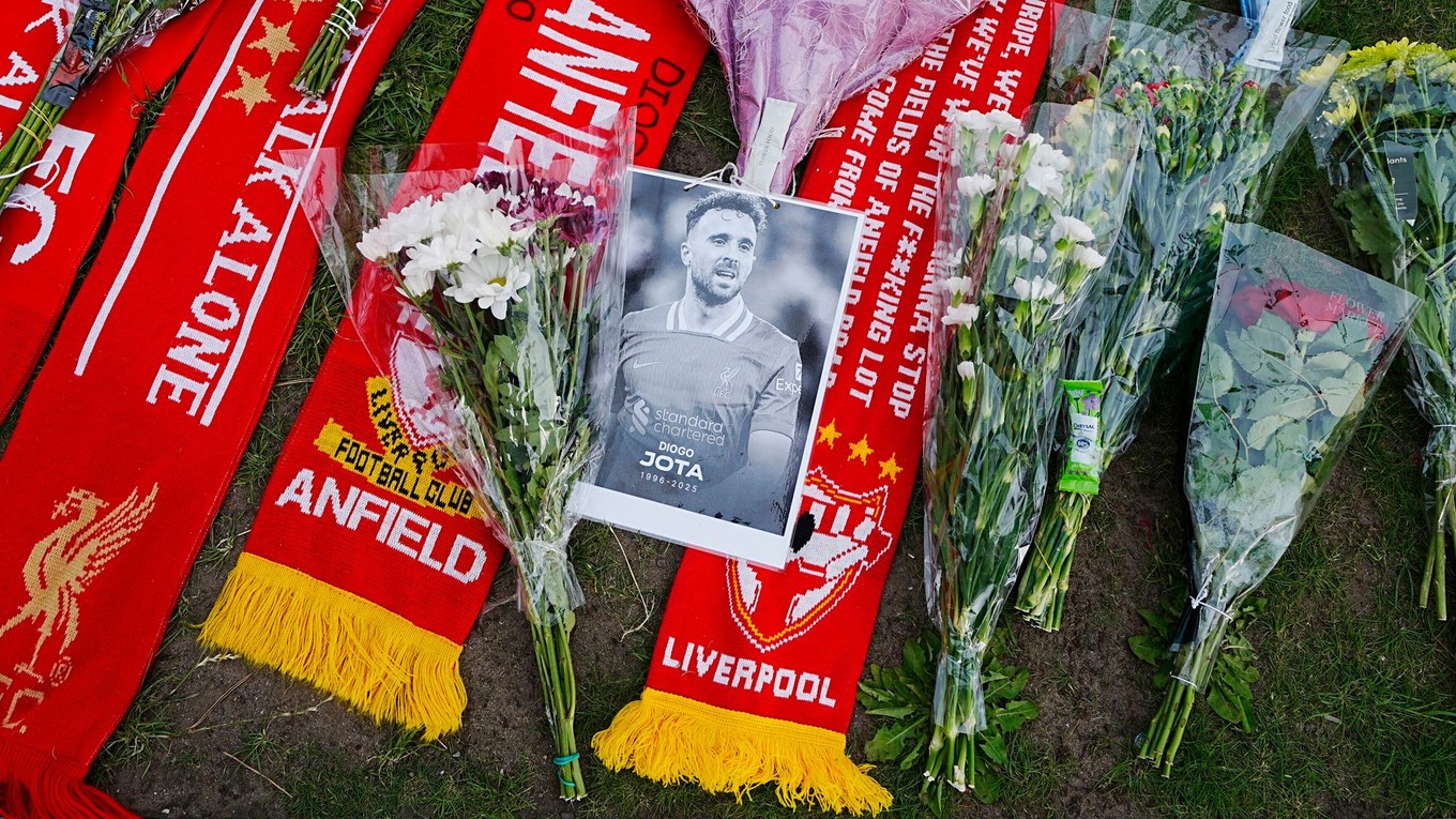 Fanúšikovia v Liverpoole si uctili Dioga Jotu.
