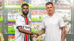 Patrick Emeka Nwadike a Martin Škrtel pri podpise zmluvy v FC Spartak Trnava.