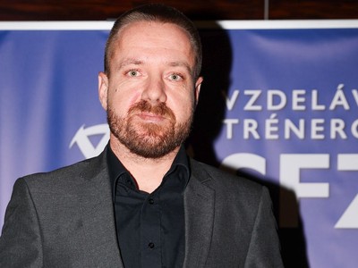 danovsky s diplomom.jpg