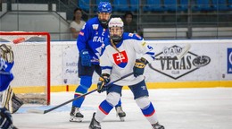 Momentka zo zápasu Slovensko - Taliansko v rámci IIHF European Cup of Nations 2026.
