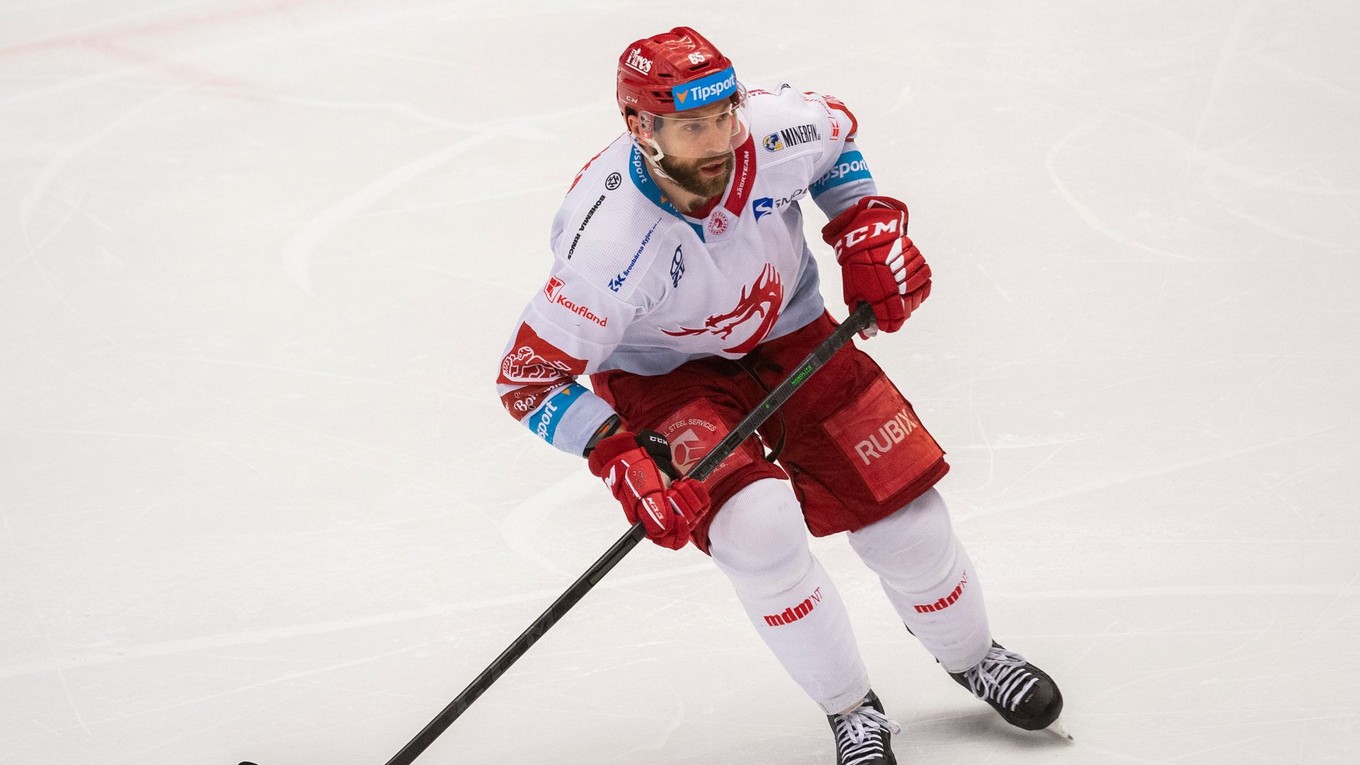 Tomáš Marcinko v drese HC Oceláři Třinec.
