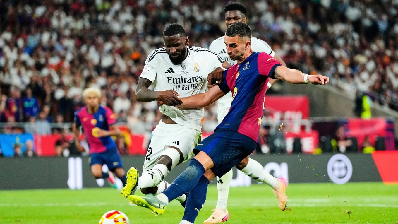 Fotka zo zápasu FC Barcelona - Real Madrid.