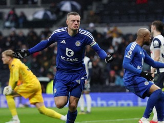 Jamie Vardy oslavuje gól