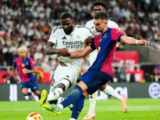 Fotka zo zápasu FC Barcelona - Real Madrid.