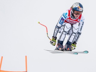 Česká lyžiarka Ester Ledecká počas tréningu zjazdu v St. Moritzi. 