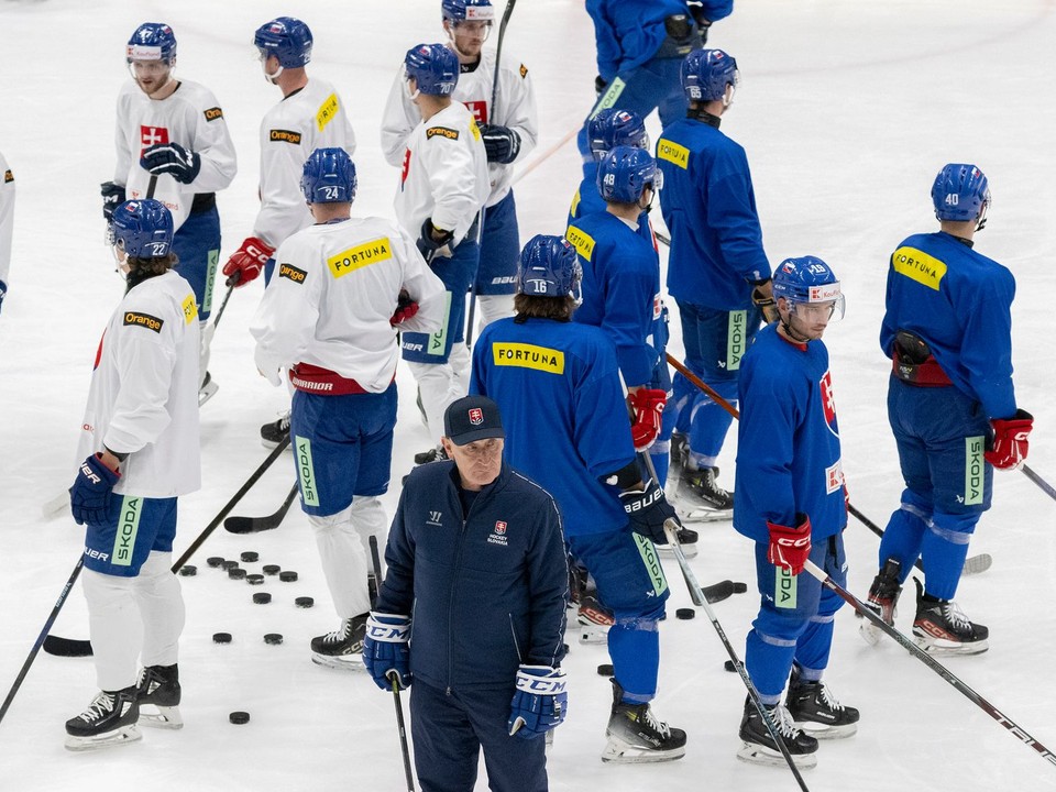 Slovenskí hokejisti na tréningu