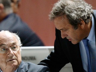 Sepp Blatter a Michel Platini.