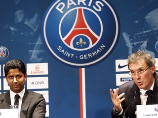 Laurent Blanc a majiteľ PSG Nasser Al-Khelaifi.
