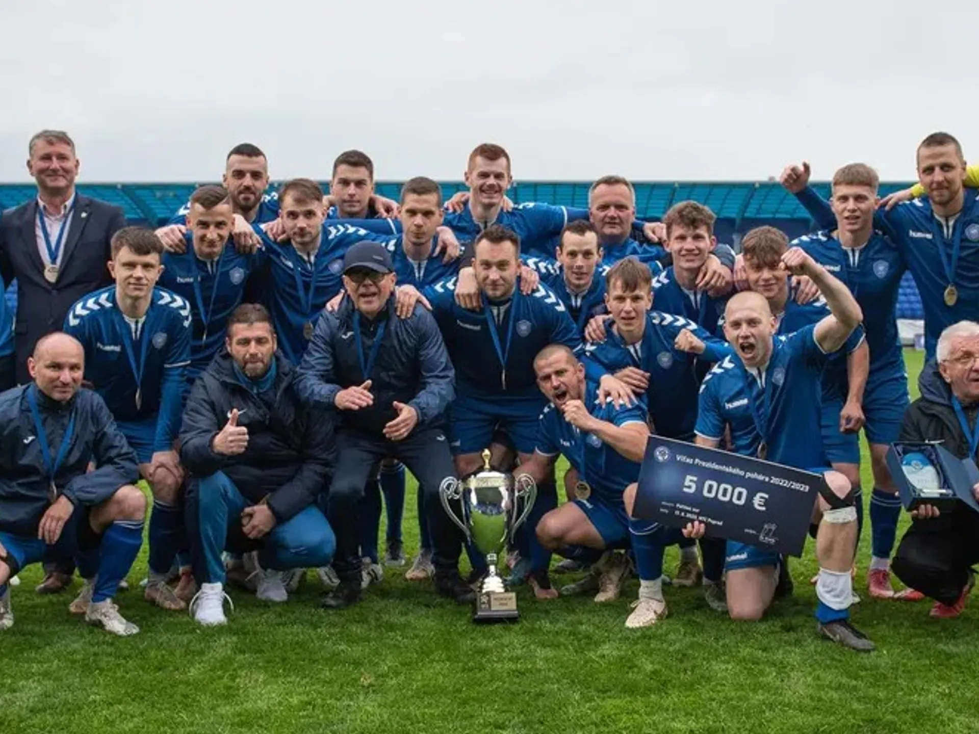 Gratulácia víťazom Prezidentského pohára SFZ