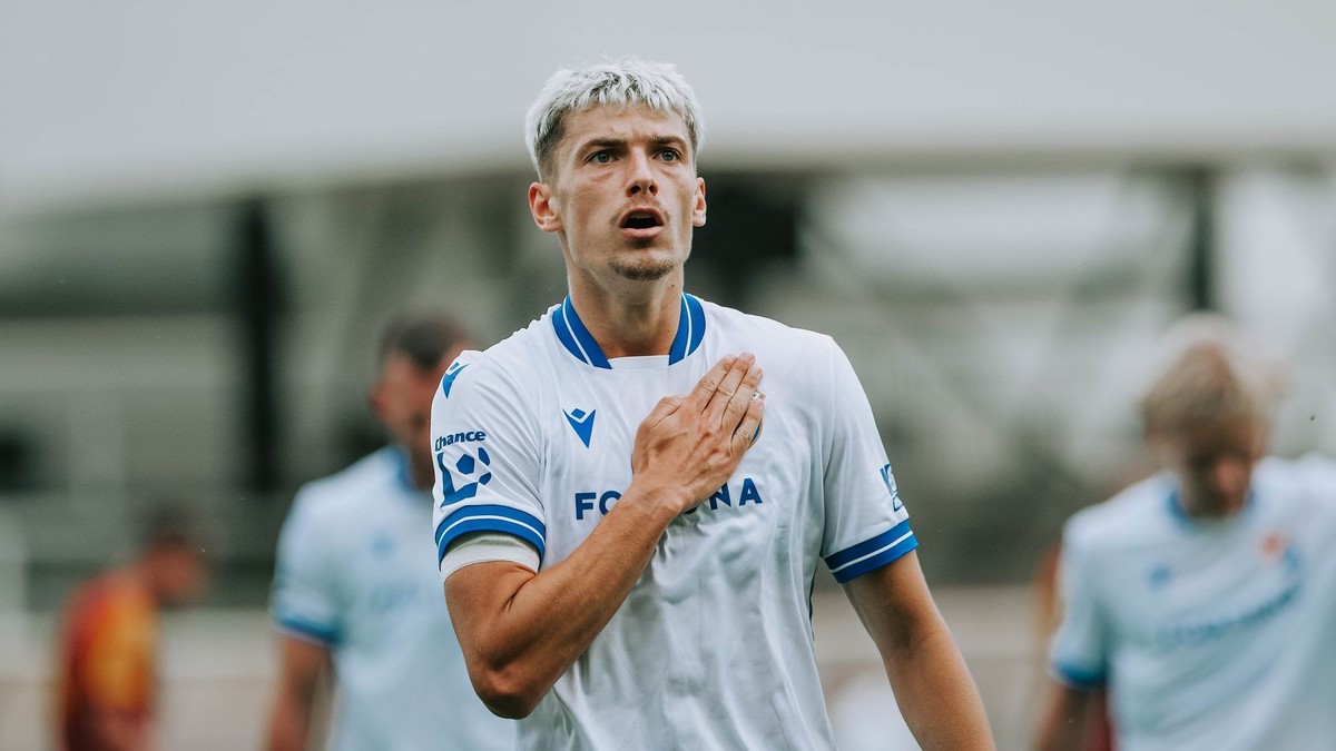 Slovenský futbalista Tomáš Rigo sa teší z gólu v drese Baníka Ostrava.