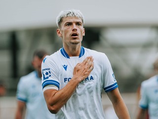 Slovenský futbalista Tomáš Rigo sa teší z gólu v drese Baníka Ostrava.