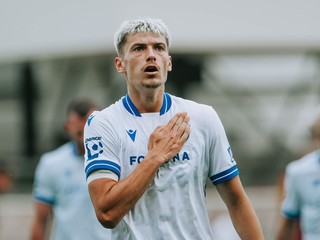 Slovenský futbalista Tomáš Rigo sa teší z gólu v drese Baníka Ostrava.