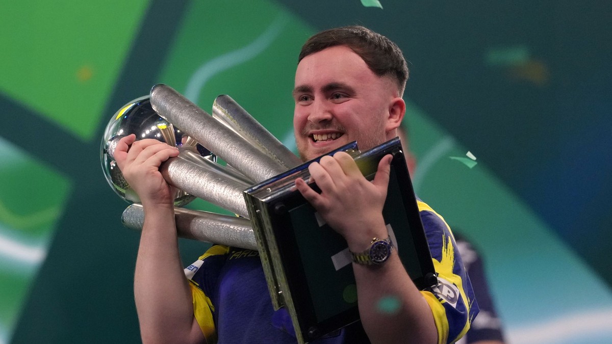 Anglický šípkar Luke Littler.