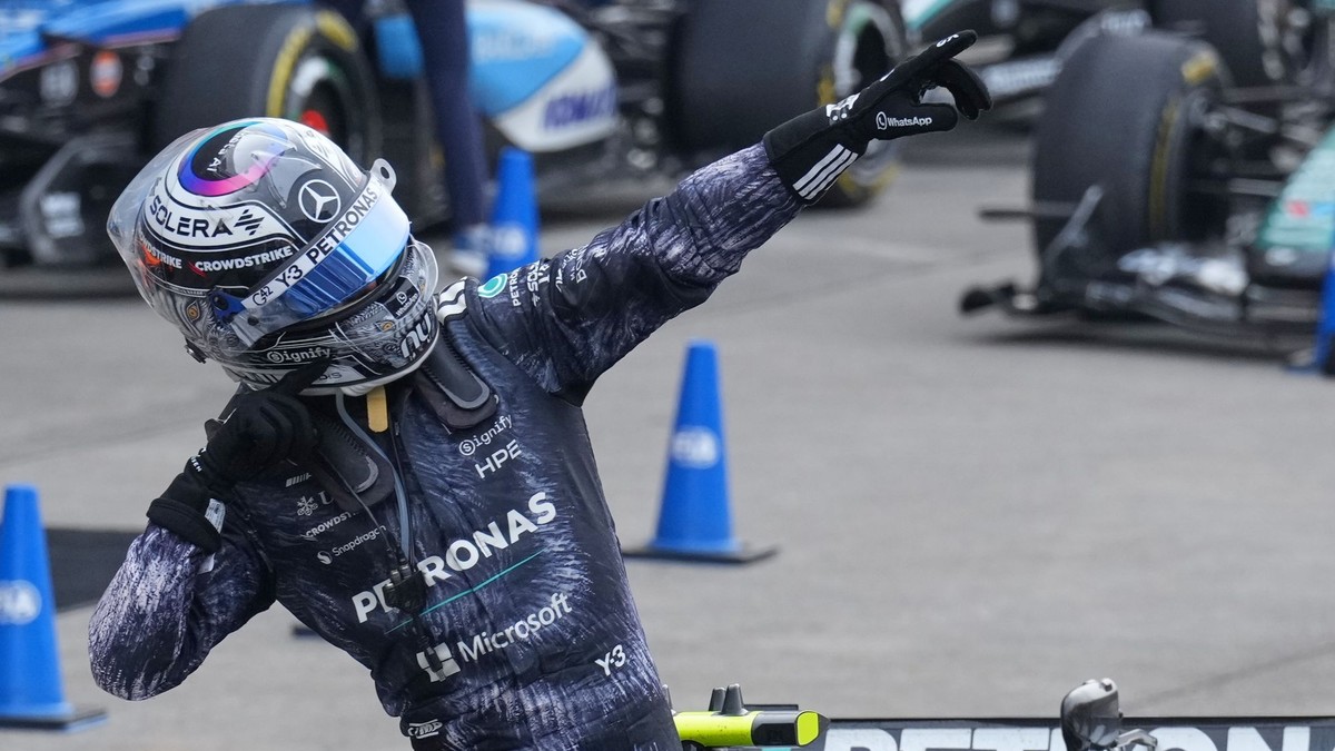 Kimi Antonelli na Mercedes reaguje po víťazstve na Veľkej cene Japonska na okruhu Suzuka.