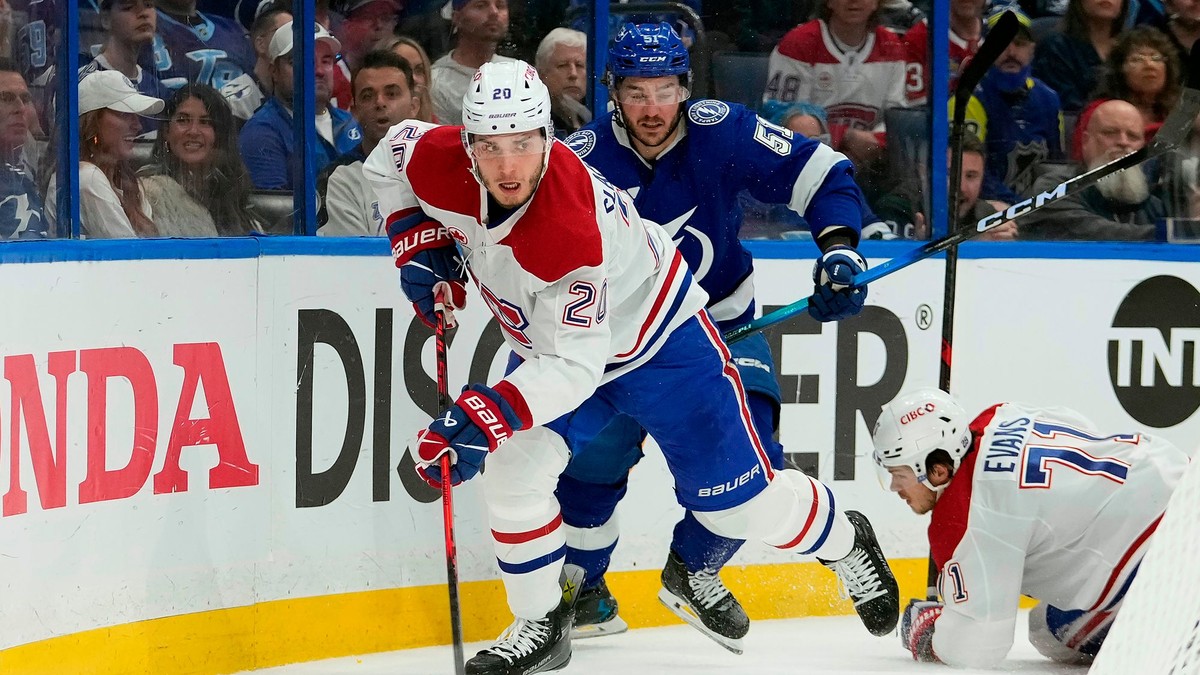 Juraj Slafkovský v siedmom zápase play-off NHL proti Tampe Bay.