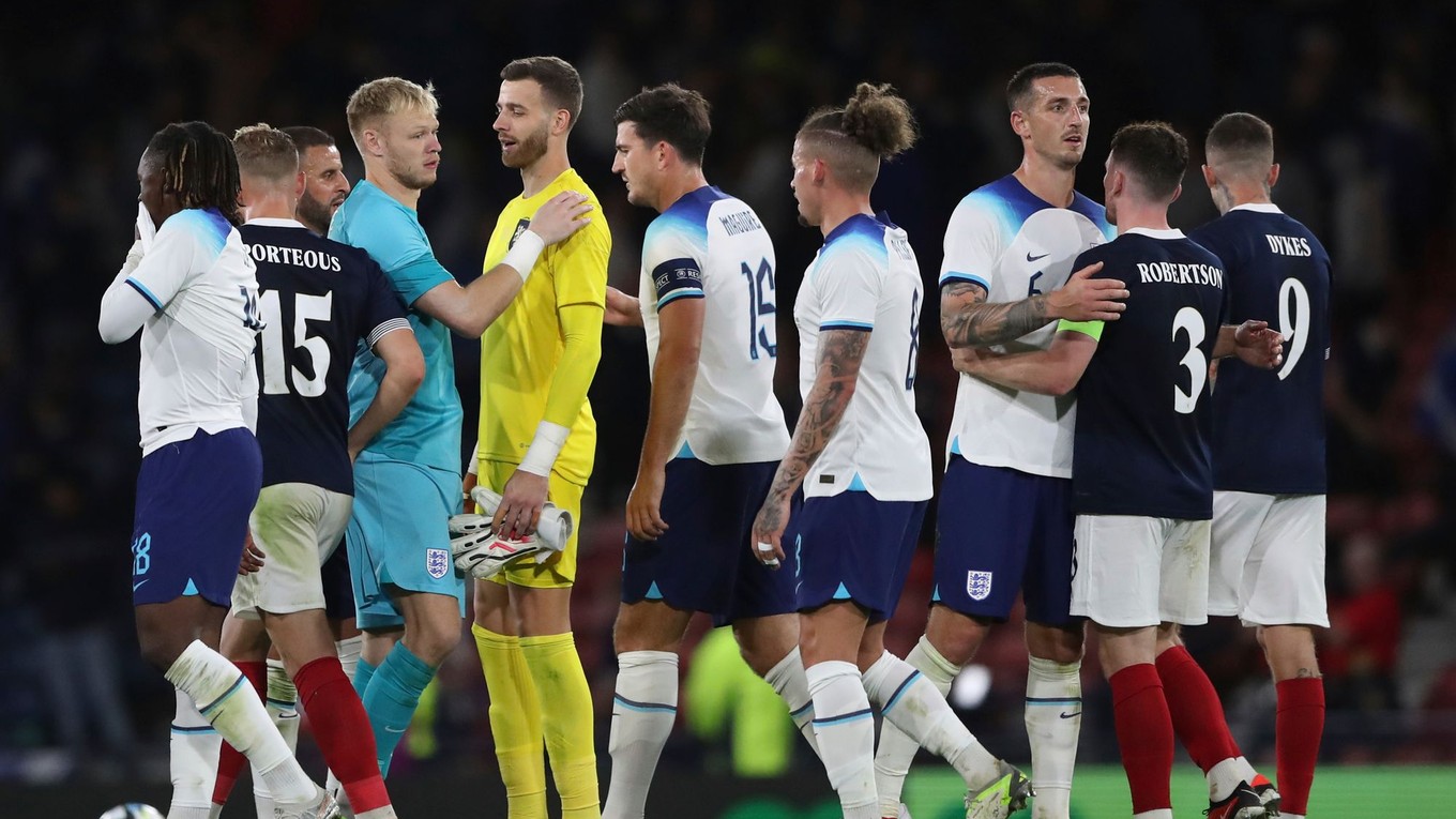 Futbalisti Škótska a Anglicka. 