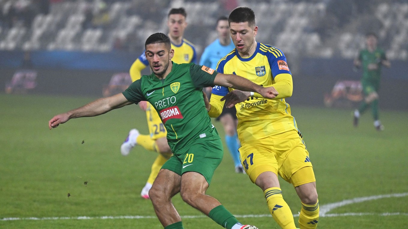 Vpravo Leonardo Lukačevič (Košice) a Krisztián Bari (Žilina) 