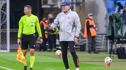 Vpravo tréner ŠK Slovan Bratislava Vladimír Weiss st. počas zápasu 14. kola Niké ligy ŠK Slovan Bratislava - KFC Komárno.