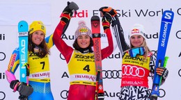 Julia Scheibová sa teší z víťazstva. Jej veľká rivalka Alice Roinsonová skončila tretia.