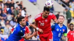 Na snímke zľava Adam Obert (Slovensko), Ilyas Chouaref (Malta) a Ondrej Duda (Slovensko) počas prípravného futbalového zápasu Slovensko - Malta v Dunajskej Strede.
