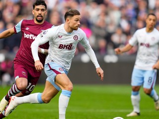 Poľský reprezentant Matty Cash v drese Aston Villy. 