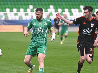 Martin Regáli (Prešov) a Lukáš Endl (Ružomberok) v zápase 4. kola nadstavbovej časti futbalovej Niké ligy v skupine o udržanie sa.