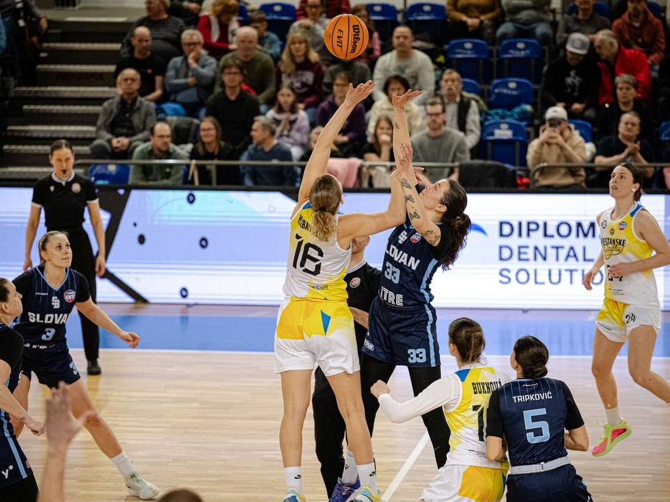 Momentka zo zápasu Piešťany - Slovan.