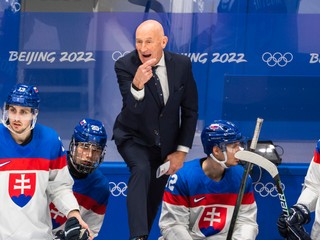 Tréner Craig Ramsay v zápase Slovensko - USA na ZOH 2022 v Pekingu.