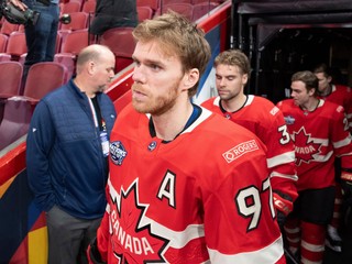 Connor McDavid počas Turnaja štyroch krajín (4 Nations Face-Off).