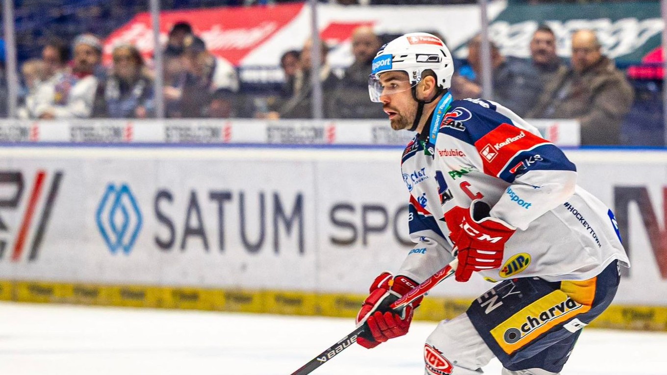 Peter Čerešňák v drese Pardubíc.