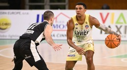 zľava Dalibor Hlivák (Prievidza) a D'mitrik Alexander Trice (Levice)