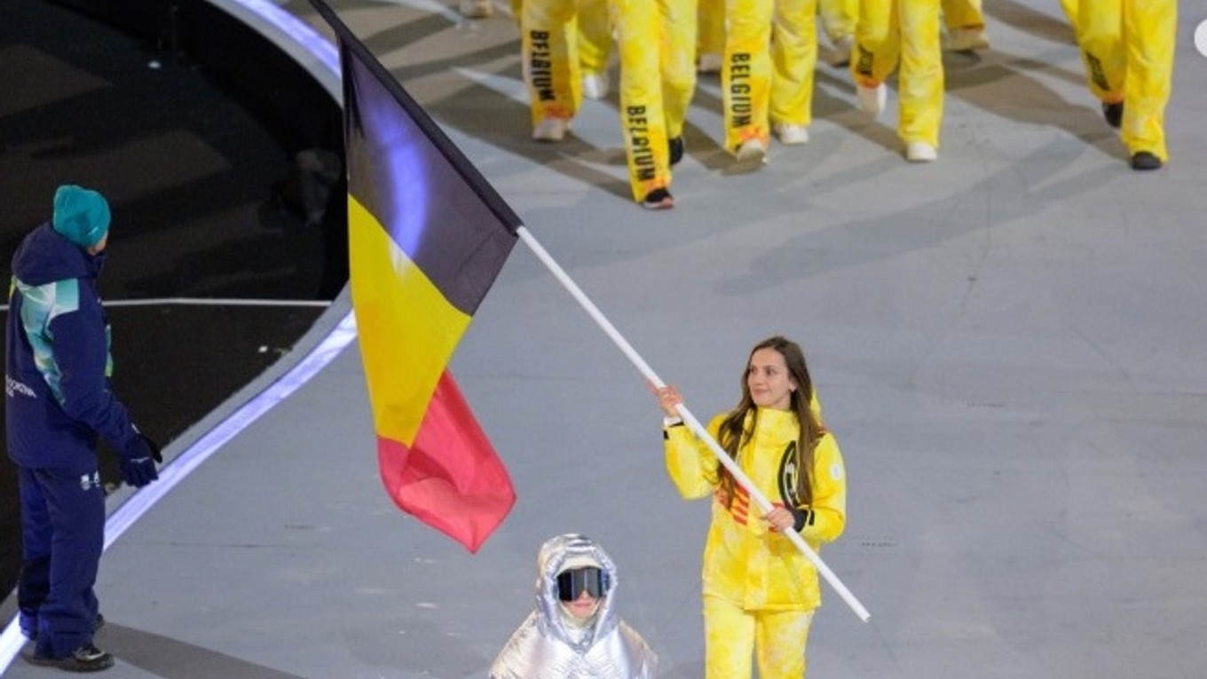 Belgická vlajkonosička Hanne Desmetová na otváracom ceremoniáli ZOH 2026.
