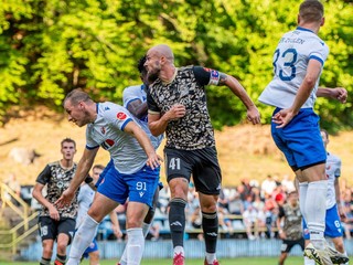 Stopér Banskej Bystrice Ľubomír Willwéber (v strede, s číslom 41) nechýba v ideálnej zostave jesene.