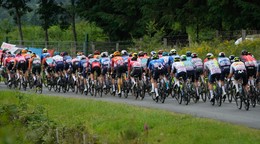 Pelotón cyklistov. 